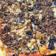 Sujuk Pizza