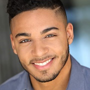 Michael Evans Behling Actor