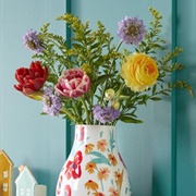 Arrange Flowers in Vase/Turn Old Bottle Into Vase