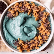 Cookie Monster Smoothie Bowl