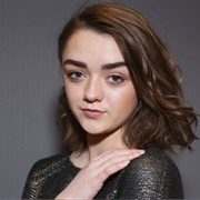 Maisie Williams (Gender-Fluid Woman, She/Her)