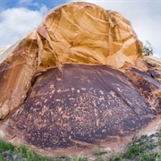 Newspaper Rock Petroglyphs Archeological District