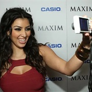 Selfie or Picture With a Non-Front-Facing Camera