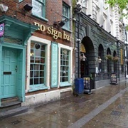 Drinking & Dining Along Swansea's Historic Wind Street, Wales