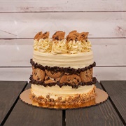 Ava's Cupcakes Milk & Cookies Cake