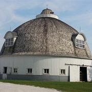 Raymond Schulz Round Barn