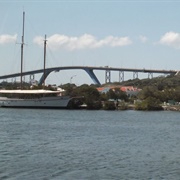 Queen Juliana Bridge, Oranjestad