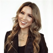 Tara Teng (Bisexual, She/Her)