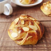 Almond Bun