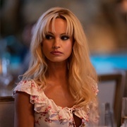 Lily James (Pam & Tommy)