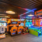Play Games in Arcade