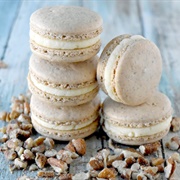 Butter Pecan Macaron