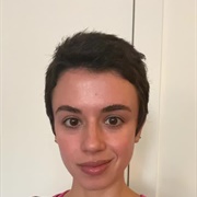 Jenna Kanell (Queer, GNC Woman, She/They)