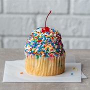 4 Rivers Smokehouse Birthday Cupcake