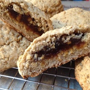 Vegan Stuffed Oat Cookies