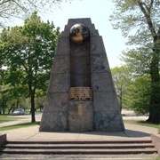 Monument to Steponas Darius and Stasys Girėnas, Chicago