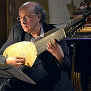 José Miguel Moreno (Lute and Early Guitar)