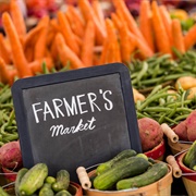 Explore a Farmers' Market