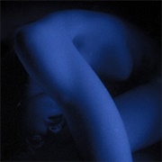 Liv.E - Girl in the Half Pearl