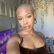 Tee Noir (Pansexual, She/Her)