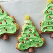 Christmas Tree Cinnamon Roll