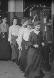 Girls Taking Checks (1904)