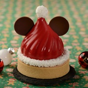 The Mara Mickey Santa Hat