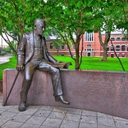 Sigmund Freud Statue