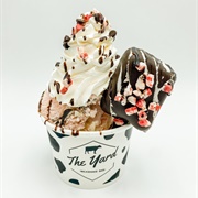 The Yard Milkshake Bar Peppermint Frozen Hot Chocolate Specialty Bowl