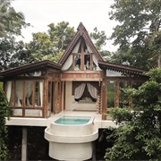 Pelangi Skai Joglo Treehouse