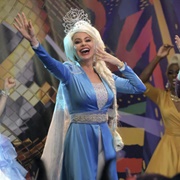 Elsa (Gloria, Modern Family)