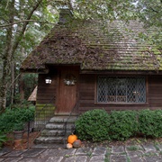 Lichgate on High Road