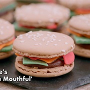 18 Decorative Macarons