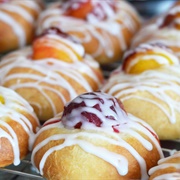 24 Sweet Buns From Enriched Dough