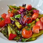 Asparagus Tomato and Strawberry Salad