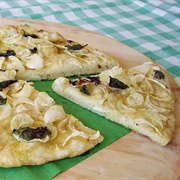 Schiacciata Con Cipolla E Salvia