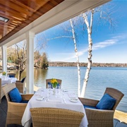 Le Riverain, Ayer's Cliff