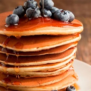 Pancakes With Maple Syrup 🇨🇦