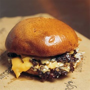 Cheeseburger in Paris