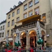 Ënnert De Steiler, Luxembourg