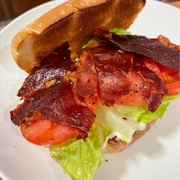 JLT (Jamón Lettuce Tomato)