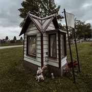 Lova Cline's Dollhouse Grave
