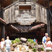 Taste Moonshine in Gatlinburg (Tennessee)