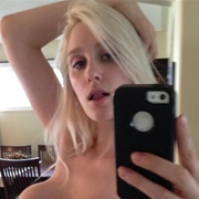 Kristi Lovett (Pansexual, She/Her)