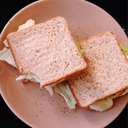 Toast With Lettuce