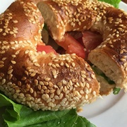 Bagel With Lettuce and Tomato