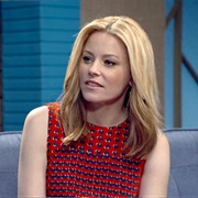 8. Elizabeth Banks Wears a Red Dress