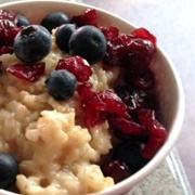 Oatmeal With Blueberries and Craisins