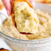 Roasted Garlic and Sea Salt Bread With Vinete