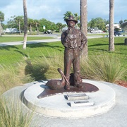 Paul Kroegel Statue